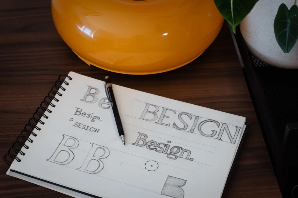 Recherche d'identité visuelle via des ébauches de logos sur papier